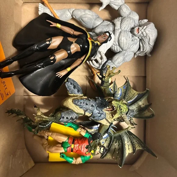 Marvel figurines bundle - Picture 2 of 2